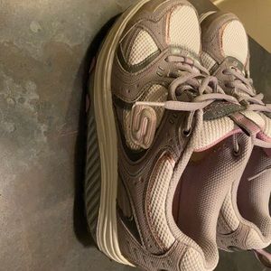 Barely worn runners shapeups